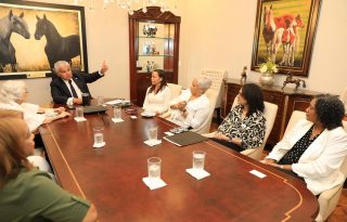 Reunión entre líderes activistas y el presidente Mulino. Foto: Cortesía