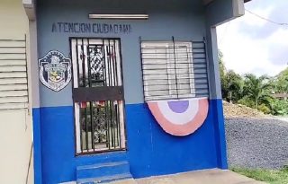 El representante del corregimiento de Santa Clara, José Ibarra, dijo que por parte de la PN no se han dado explicaciones del porqué del cierre de esta subestación. Foto. Eric Montenegro