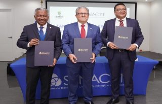 Firma de acuerdo: Foto: Cortesía.