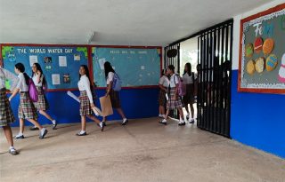 Uno de los casos más delicados es el de una alumna de décimo grado que presentó temblores corporales y actualmente está siendo atendida en el centro de salud de Capira cabecera. Foto. Eric Montenegro