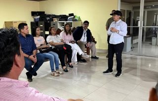 La ministra Dinoska Montalvo durante la gira por Los Santos. Foto: Cortesía