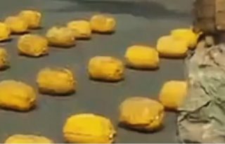 El hallazgo se produjo tras una vigilancia coordinada en zonas de alto tráfico marítimo, donde las unidades aeronavales detectaron movimientos sospechosos. Foto. PGN