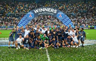 Los jugadores del PSG festejan el título de la Supercopa. Foto: EFE