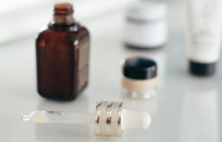 Frasco de suero. Foto: Ilustrativa / Pexels