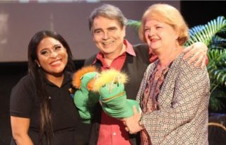 Se reconoce la trayectoria de quienes establecieron sus cimientos del teatro. Foto: Cortesía