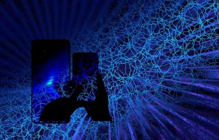  Las aplicaciones han pasado de las computadoras a los celulares, con más facilidades para que los clientes realicen sus transacciones. Foto ilustrativa