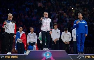Karla Navas (der.) gana medalla de bronce en el Mundial de París. Foto: Instagram