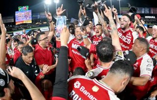 El festejo de los escarlatas