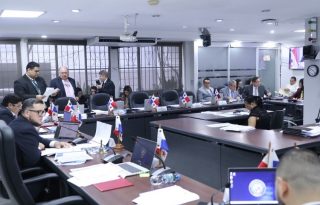 Reunión en la Comisión de Presupuesto 