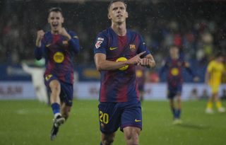 Dani Olmo del Barcelona festeja su gol. Foto: EFE