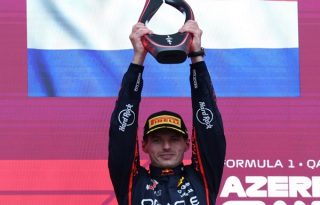 Verstappen festeja su triunfo en Bakú. Foto: EFE