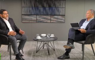 El dirigente Saúl Méndez, junto al expresidente de Ecuador, Rafael Correa.