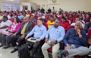Mineros y voces críticas coinciden en la necesidad urgente de generar empleo en esta provincia. 
