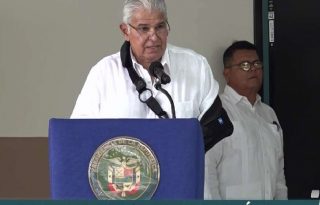 Las declaraciones del mandatario panameño se dieron durante el acto de entrega de la orden de proceder para la construcción de caminos y el proyecto habitacional 19 de Octubre. Foto. Cortesía