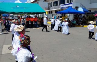 Entre el sonido del tambor y el repique de las bandas, Chitré y Los Pozos celebraron con orgullo sus aniversarios de fundación. Foto. Thays Domínguez