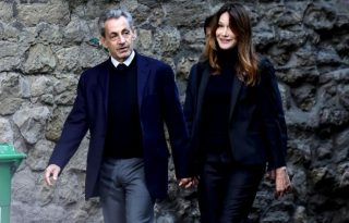 El expresidente francés Nicolas Sarkozy y su esposa Carla Bruni. Foto: EFE