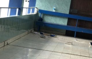Se conoció que hace 15 días se dio un desprendimiento similar en este centro escolar. Foto. Diómedes Sánchez
