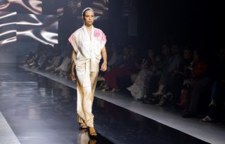 Desfile.  Cortesía