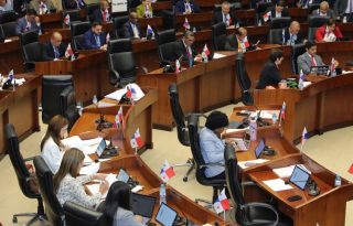 Las iniciativas de Vamos han sido tachadas de populistas.