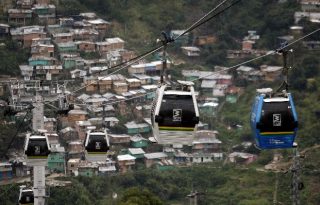 El teleférico contará con seis estaciones entre los sectores de Balboa (Panamá) y Torrijos Carter (San Miguelito). Foto: Archivo