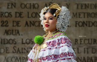 Yaneth Marín en el Casco Antiguo. Foto: Instagram / @edelgadostudio 