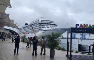 Los turistas pueden aprovechar el Sistema Colón Puerto Libre, que está exento del 7%. Foto. Diómedes Sánchez