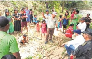 Los indígenas, en la mayoría de los casos, se resisten al examen porque consideran que la enfermedad proviene de “hechizos”.  Foto: Archivo
