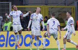 Erling Haaland (9) y sus compañeros de Noruega, celebran. Foto:EFE