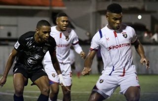 Vista del encuentro disputado en la noche del sábado entre placinos e independientes. Foto: Cortesía LPF