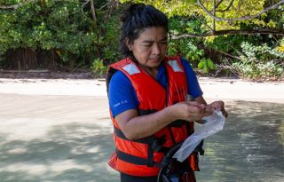 Brígida de Gracia  en las labores de campo. Foto: Cortesía