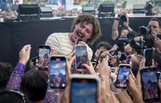 Benson Boone debe gran parte de su éxito a Tiktok.  Foto: EFE / EPA / Jose Sena Goulao