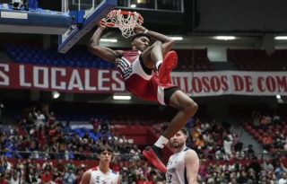Erick Romero, en un partido contra Uruguay. Foto: Fepaba