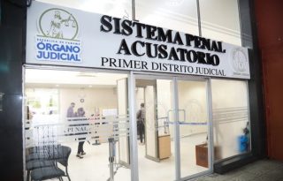 El Órgano Ejecutivo busca asesoría internacional para presentar su ley antimafia ante la Asamblea. Foto: Archivo