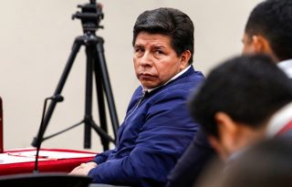 El expresidente de Perú Pedro Castillo reacciona durante una audiencia este jueves, en la Sala Penal Especial de la Corte Suprema, en Lima (Perú). EFE