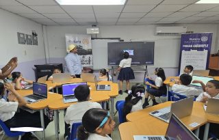 La instalación de esta aula forma parte del proyecto nacional Aula Digital Interactiva, impulsado por los clubes rotarios del país con el apoyo de La Fundación Rotaria, autoridades educativas y aliados comunitarios. Foto. Cortesía