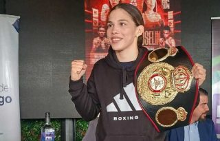 La campeona  panameña Nataly Delgado y su rival la mexicana Arlenn