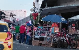 La Policía Nacional informó el reforzamiento de los operativos de vigilancia en las zonas comerciales. Foto: Thays Domínguez