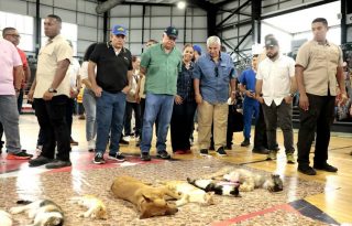 El presidente Mulino visitó este sábado la futura clínica veterinaria para Chiriquí. Foto: Cortesía
