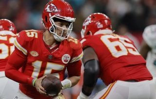 Patrick Mahomes es el mariscal de campo de los Chiefs. Foto: EFE 