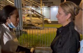 Una de las beneficiadas agradece a la ministra de Gobierno por la oportunidad. Foto: Redes Sociales