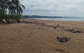 La vigilancia de las playas estará a cargo del Cuerpo de Bomberos, la Policía Nacional, Sinaproc y unidades especializadas en emergencias. Foto. Melquíades Vásquez