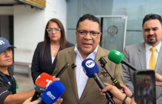 Dino Mon, director de la CSS, presentó la denuncia este lunes.  Cortesía