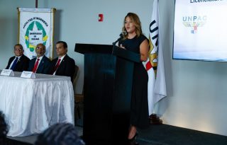 La secretaria general de Unpac, Irma Velásquez, detalla los motivos por los que decidieron impulsar la licenciatura. Foto: Cortesía