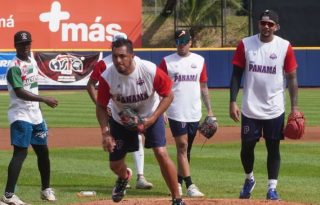Jugadores de Federales de Chiriquí, se preparan para representar a Panamá en la Serie del Caribe 2026. Foto: Probeis