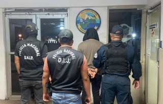 Se informó que este ciudadano será presentado este lunes ante un juez de garantías en el Sistema Penal Acusatorio de Panamá Oeste. Foto. Policía Nacional