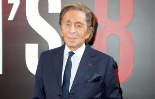 El diseñador de moda Valentino. Foto: EFE / Jason Szenes