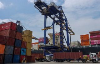 Ecuador impuso un arancel del 30 % a las importaciones colombianas. Foto: EFE