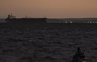 Buques petroleros este sábado, en Maracaibo (Venezuela). Foto: EFE