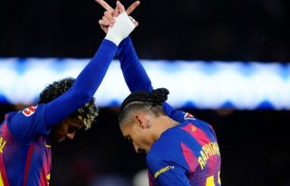 Yamal y Raphimnha, del Barcelona, festejan. Foto: EFE 