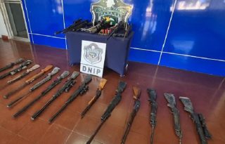 Las investigaciones continúan para determinar el origen de las armas y si estarían vinculadas a otros hechos delictivos. Foto. Policía Nacional